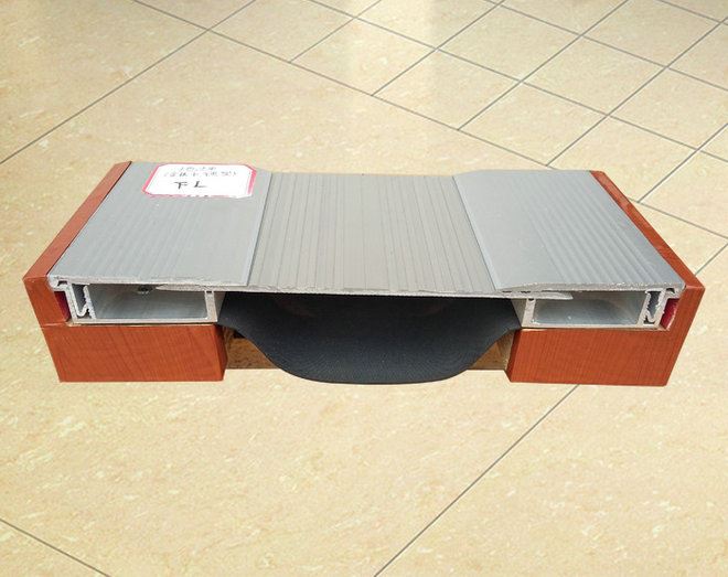 卡锁型伸缩缝